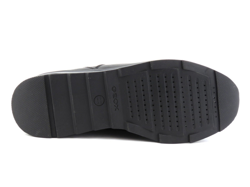 Sneakersy damskie ze srebrnymi ozdobami - Geox D745TA, czarne