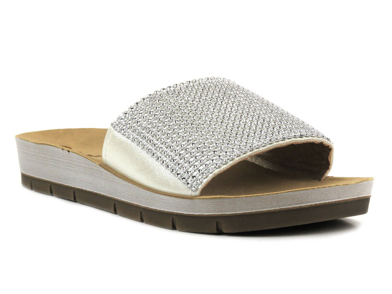 Klapki damskie ze zdobioną cholewką- INBLU Brilla, srebrne