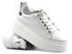 Sportowe buty damskie na platformie - CheBello 4406, białe