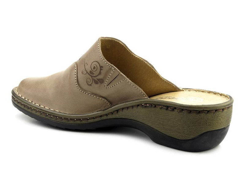 Skórzane klapki damskie z zakrytym noskiem - HELIOS Komfort 270, beżowe