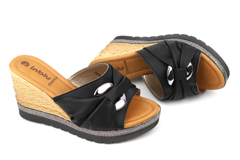 Klapki damskie na koturnie - INBLU FG-34, czarne