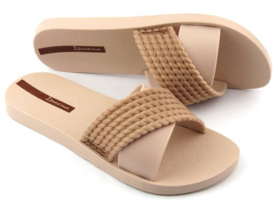 Klapki damskie z elastycznej gumy - Ipanema 83244, różowe