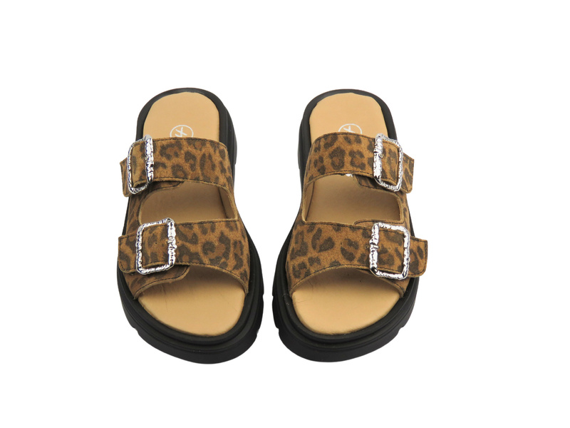 Skórzane klapki damskie z regulowanymi paskami brązowe w panterkę HELIOS Komfort 158,