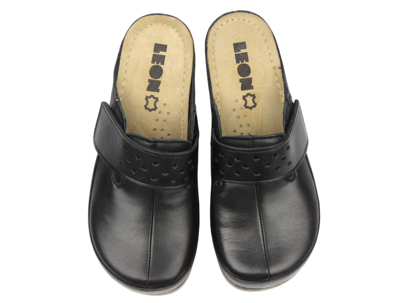 Skórzane klapki damskie czarne Leon 902