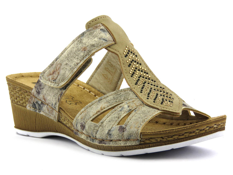 Klapki damskie na niewielkim koturnie - INBLU EP-20, beżowe