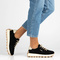 Wygodne sneakersy damskie ze skóry naturalnej zamszowej na platformie Filippo DP7498/26, czarne