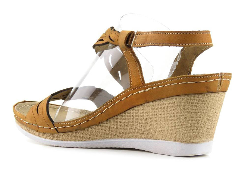 Skórzane sandały damskie na koturnie - HELIOS 268, jasnobrązowe