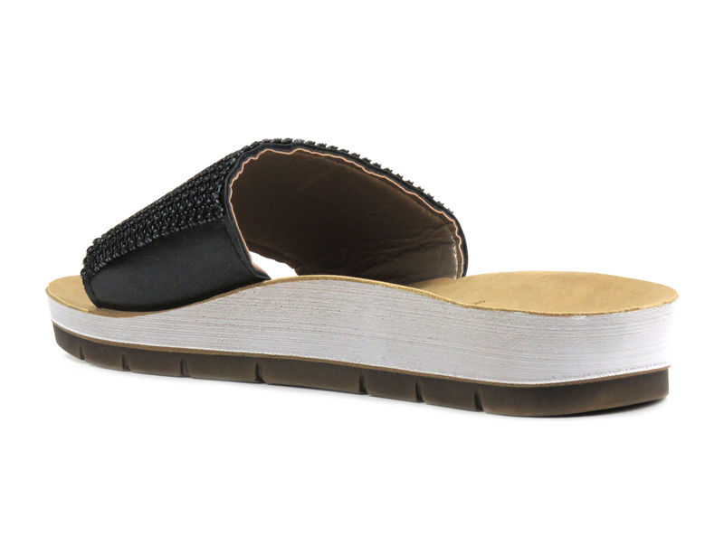 Klapki damskie ze zdobioną cholewką- INBLU BRILLA, czarne