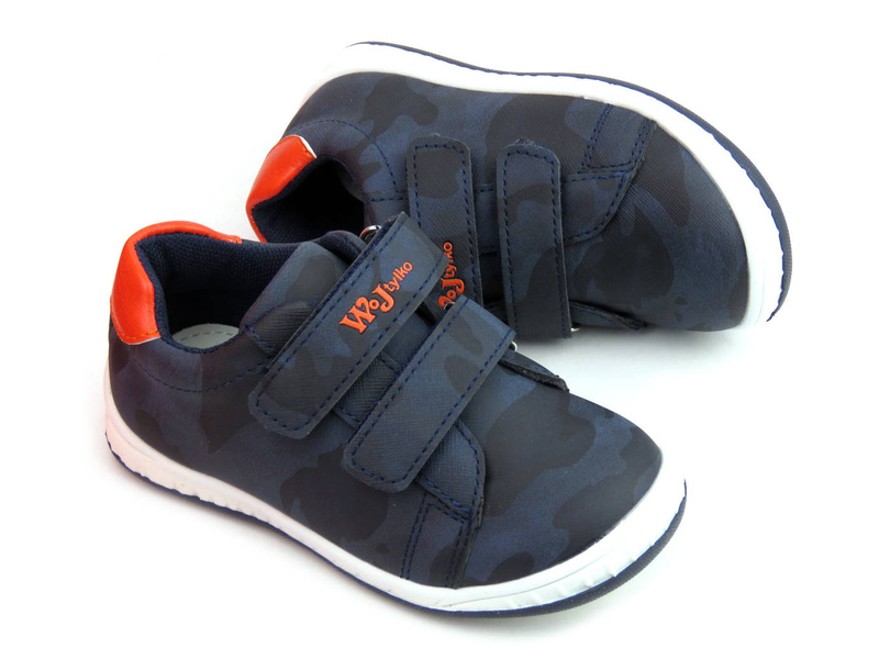 Półbuty, buty sportowe dziecięce ze skórzaną wyściółką - Wojtyłko 22006, granatowe w moro