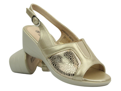 Sandały damskie ze skórzaną wkładką - Unisoft 25SD02-8876, beżowe