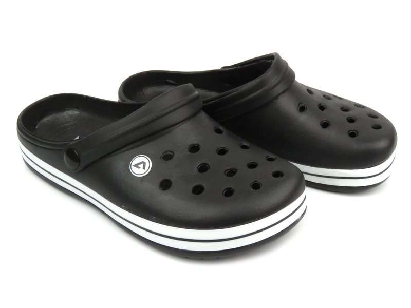 Młodzieżowe klapki basenowe- AMERICAN CLUB 02/24 ,czarne