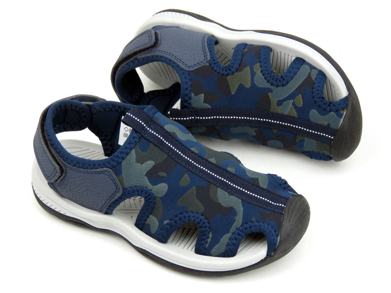 Sandały dziecięce, młodzieżowe z zakrytymi palcami - WOJTYŁKO 22311, granatowe w moro