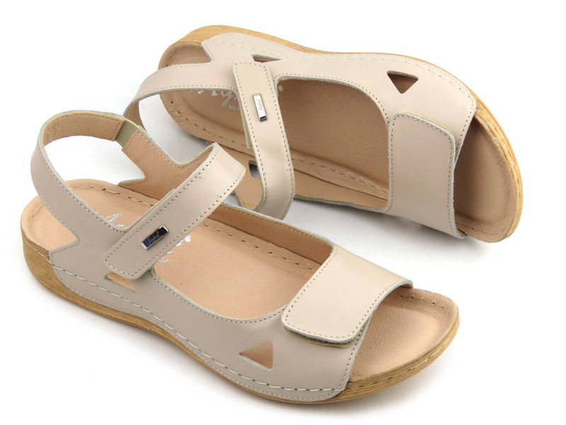 Skórzane sandały damskie z miękką wkładką - Agxbut 550, cappuccino