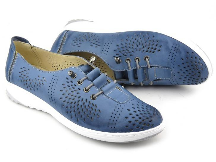 Skórzane półbuty damskie z ażurową cholewką - Wasak 0626, niebieskie