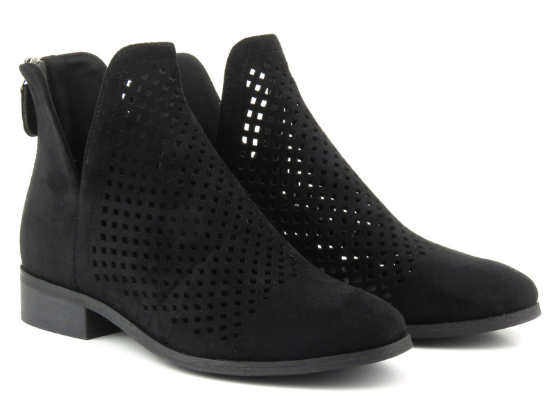 Ażurowe botki na płaskim obcasie - Potocki 23-12107, czarne