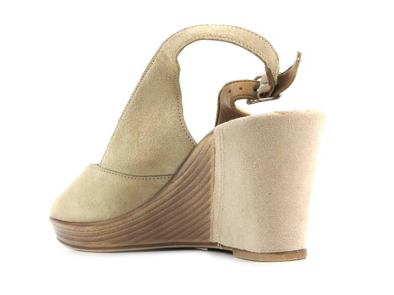 Sandały damskie na koturnie - Marco Tozzi 29624, beżowy