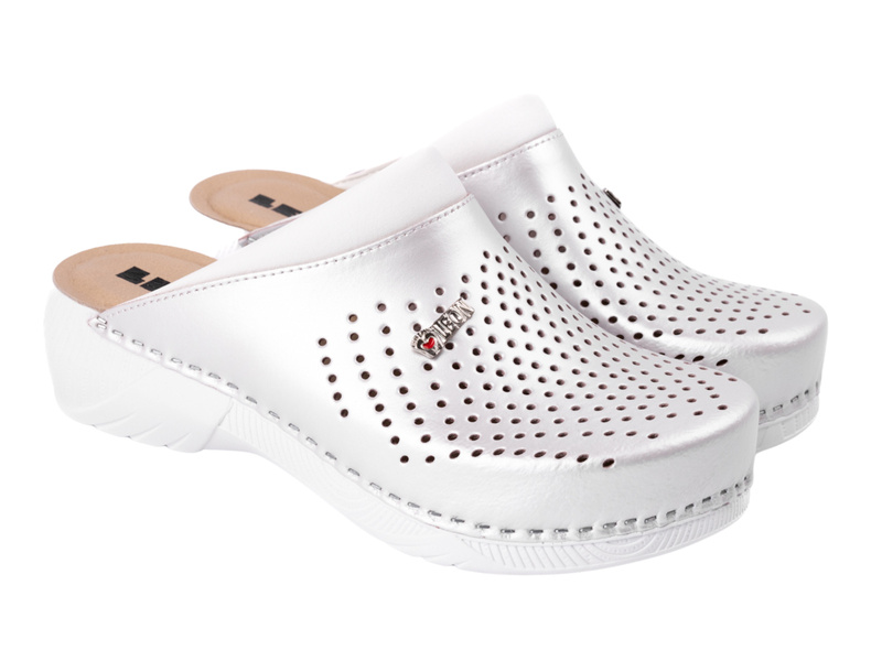 Skórzane klapki damskie perłowe Leon 3400