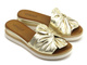 Skórzane klapki damskie z kokardą - VENEZIA 0301330111, złote