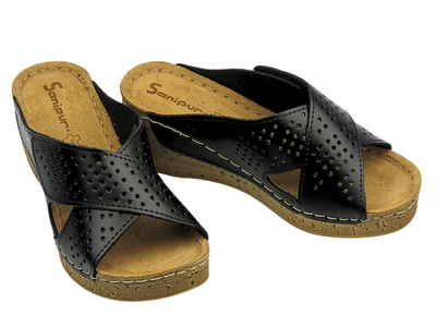 Klapki damskie na koturnie Sanipur NG-05 czarne