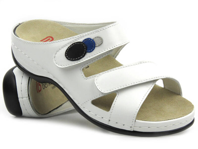 Klapki damskie zapinane na rzep - BERKEMANN 01023-101, białe