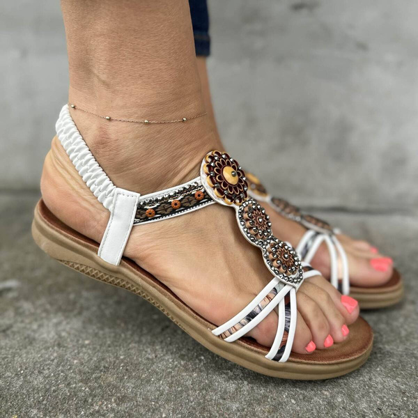Sandały damskie na płaskie podeszwie w stylu boho- Artiker 54C1332, białe