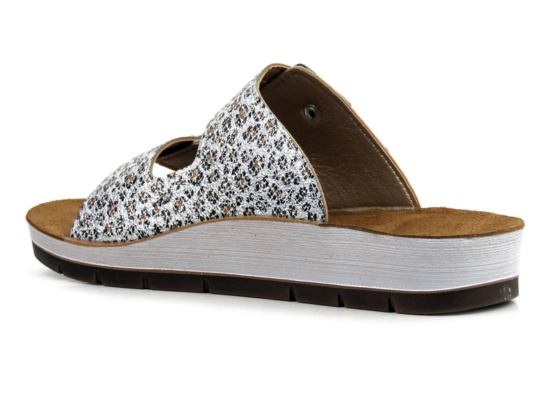 Beżowe klapki ze wzorzystymi paskami - INBLU CP-10