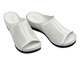 Wygodne klapki damskie na koturnie białe Nika Komfort H-157