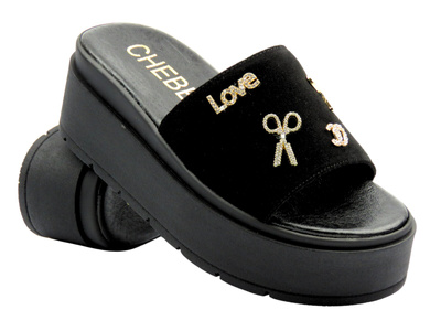 Skórzane klapki damskie na platformie czarne CheBello 4600