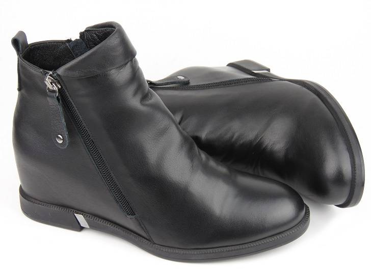 Skórzane botki damskie na koturnie - Venezia 3534 R001, czarne