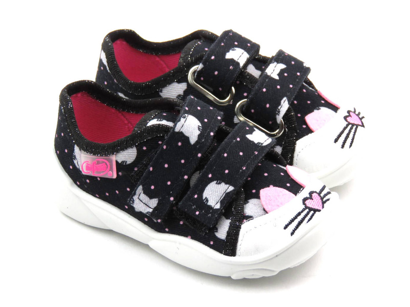 Kapcie, buty dziecięce na rzepy - BEFADO 907P151, czarne w kotki