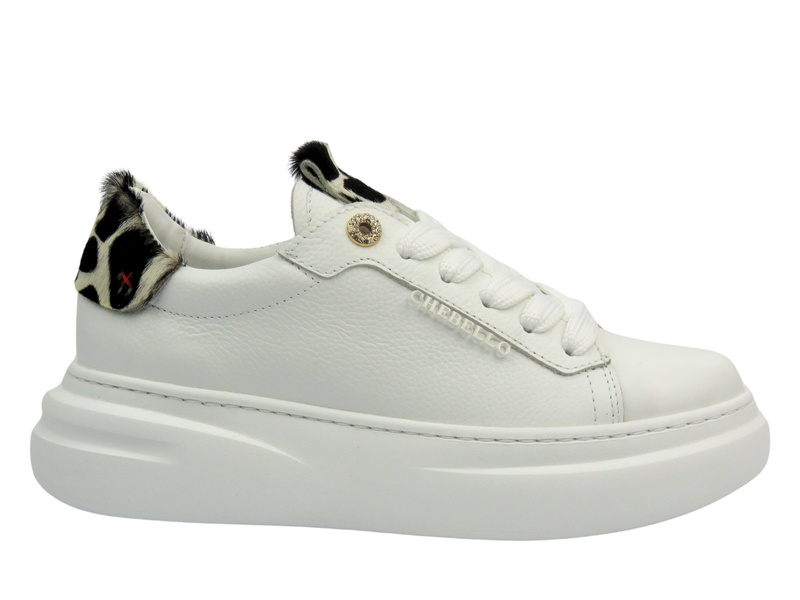 Sportowe buty damskie na platformie - CheBello 4719, białe-wiązane