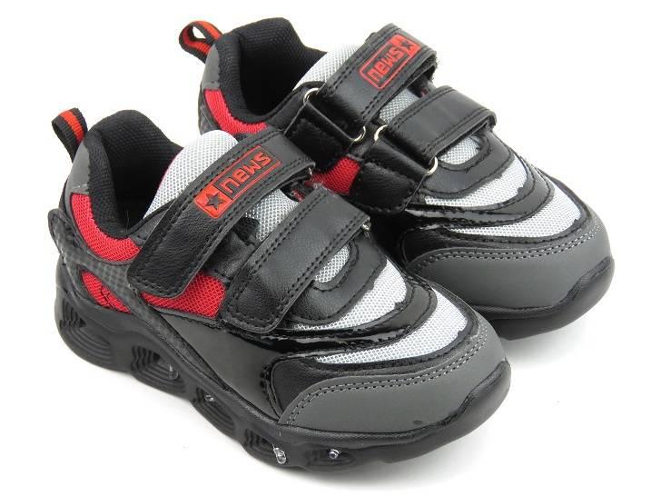 Buty dziecięce sportowe ze świecącą podeszwą - N.E.W.S 22DZ32-4836, czarne