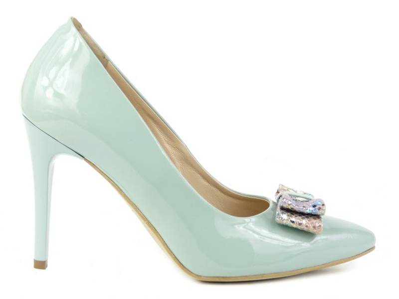 Eleganckie szpilki z kokardą i noskiem w szpic - Kati 1862, pudrowe