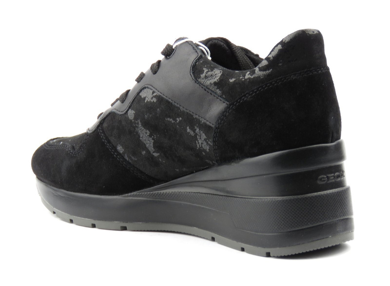 Sneakersy damskie na koturnie - Geox D828LC, czarne moro