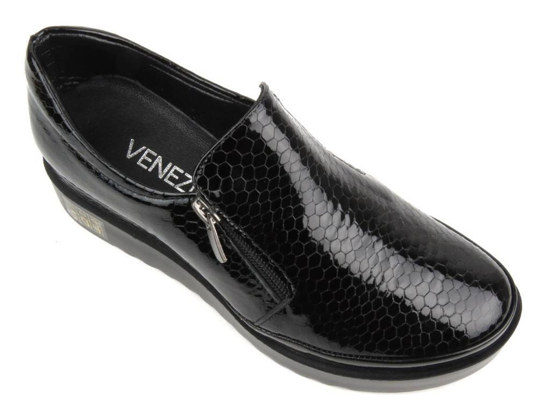 Półbuty damskie ze skóry naturalnej lakierowane - VENEZIA 020018, czarne