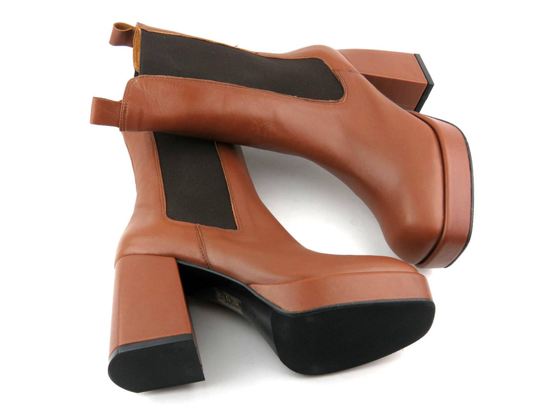 Wysokie botki damskie na platformie - VENEZIA 160W2204, brązowe