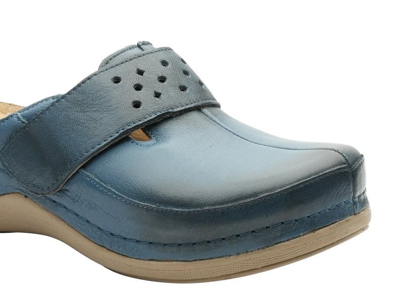 Skórzane klapki damskie granat Leon 902