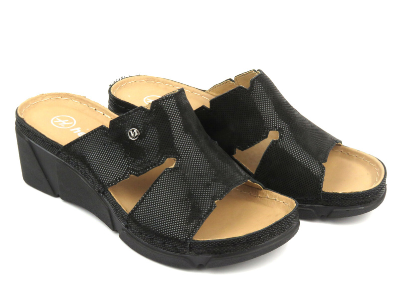 Wygodne, miękkie klapki damskie HELIOS Komfort 131, czarny