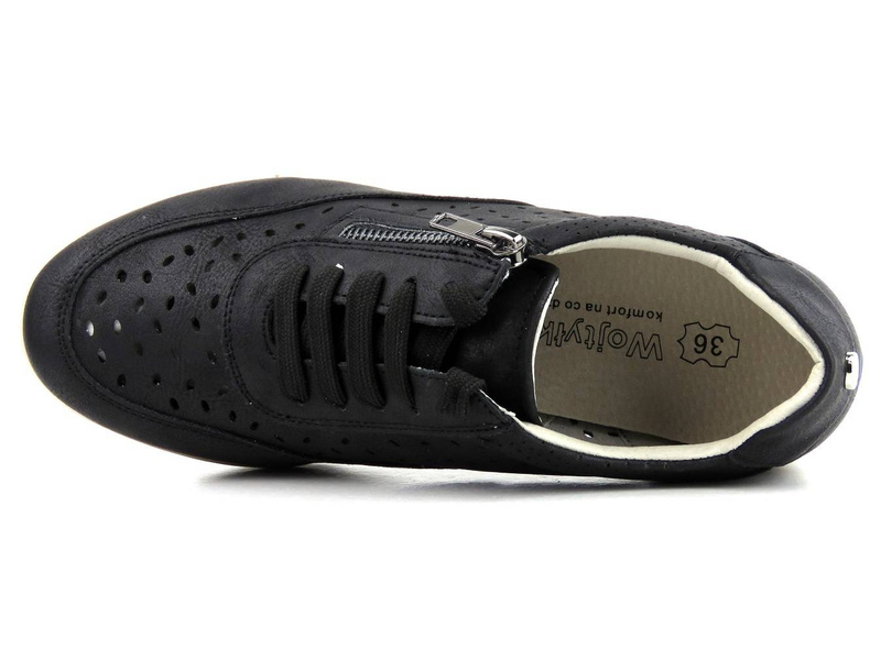 Półbuty damskie z ażurową cholewką - WOJTYŁKO 22405C, czarne