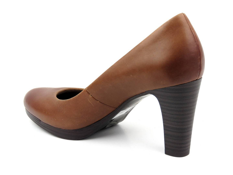 Skórzane czółenka na obcasie - Bata 33577, II