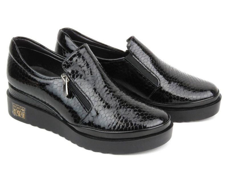 Półbuty damskie ze skóry naturalnej lakierowane - VENEZIA 020018, czarne