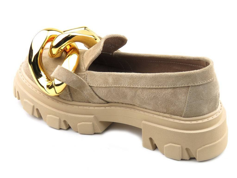 Beżowe półbuty, mokasyny damskie z ozdobnym łańcuchem - CARINII B5976
