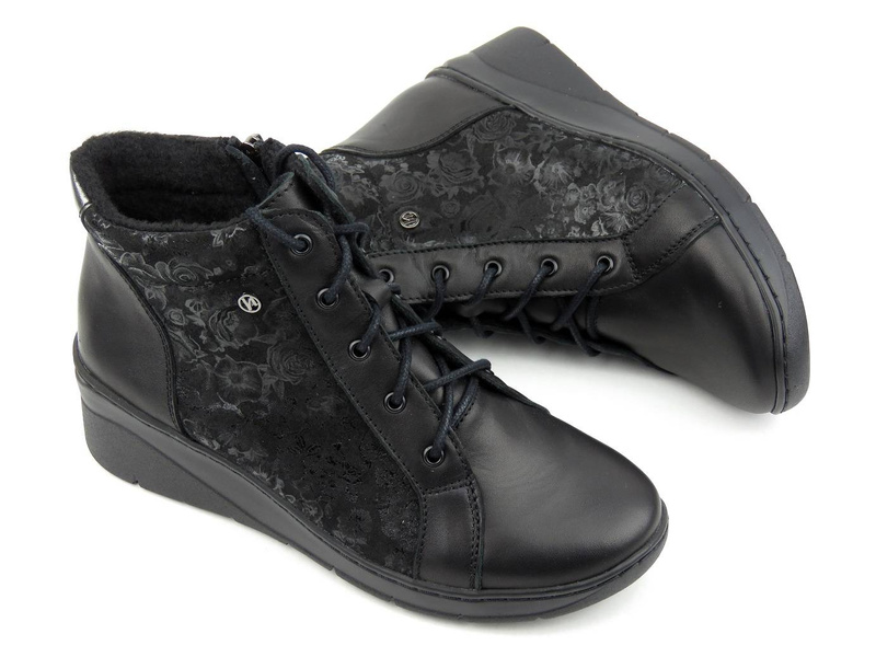 Skórzane botki damskie ze wzorem w kwiaty - HELIOS Komfort 537, czarne 2