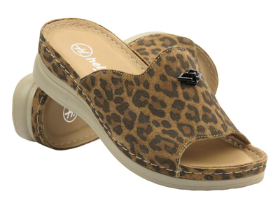 Skórzane klapki damskie brązowe w panterkę Helios Komfort 141