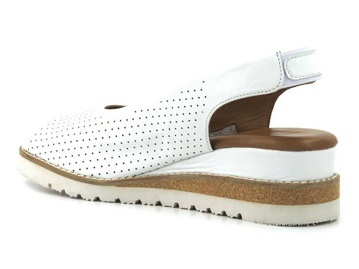 Sandały damskie na koturnie - Artiker 50C0862, białe