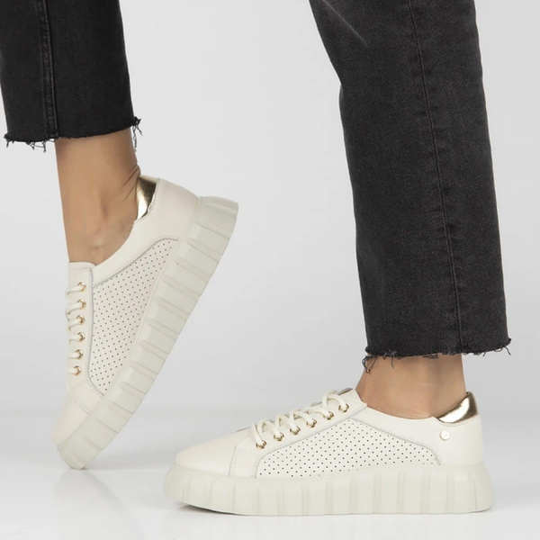 Skórzane sneakersy damskie na platformie - Filippo DP4535/25, beżowe