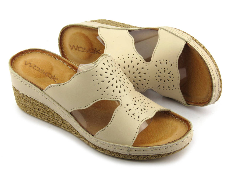 Klapki damskie ze skóry naturalnej - WASAK 0653, beżowe
