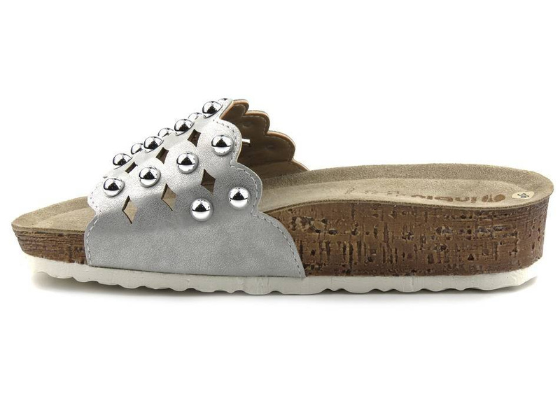 Klapki damskie ze srebrnymi kuleczkami - INBLU NM-23, srebrne