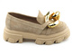 Beżowe półbuty, mokasyny damskie z ozdobnym łańcuchem - CARINII B5976