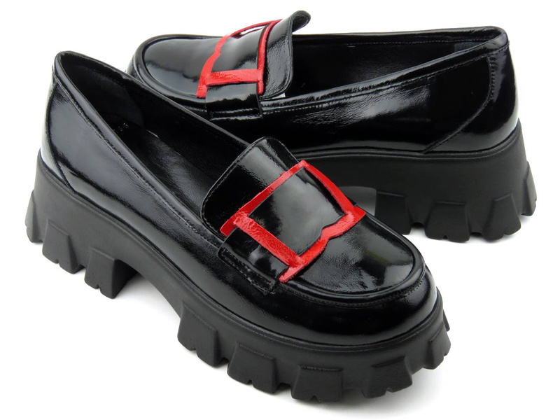 Lakierowane lordsy damskie na masywnej podeszwie - VENEZIA 13165 COMB, czarne